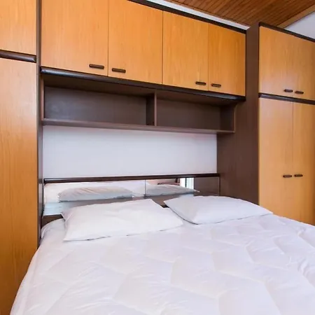 Anka - One-bedroom With Balcony And Sea View شقة