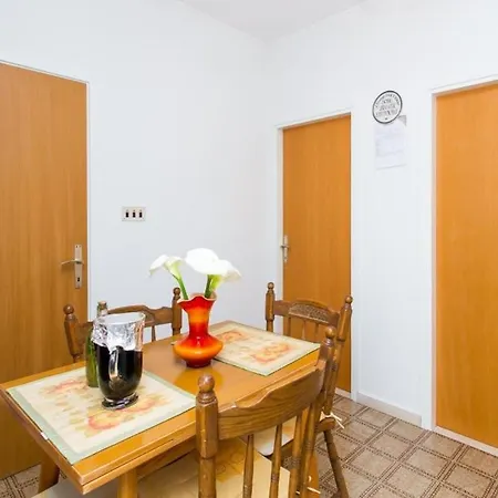 Anka - One-bedroom With Balcony And Sea View *